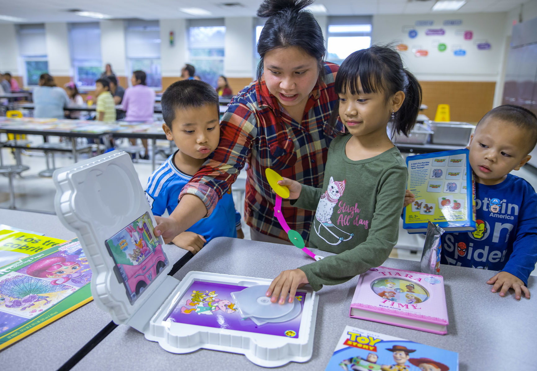 Reading Connections family literacy project